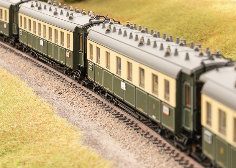 MARKLIN フォルクスワーゲン Bavarian Express Train Set | Maerklin US