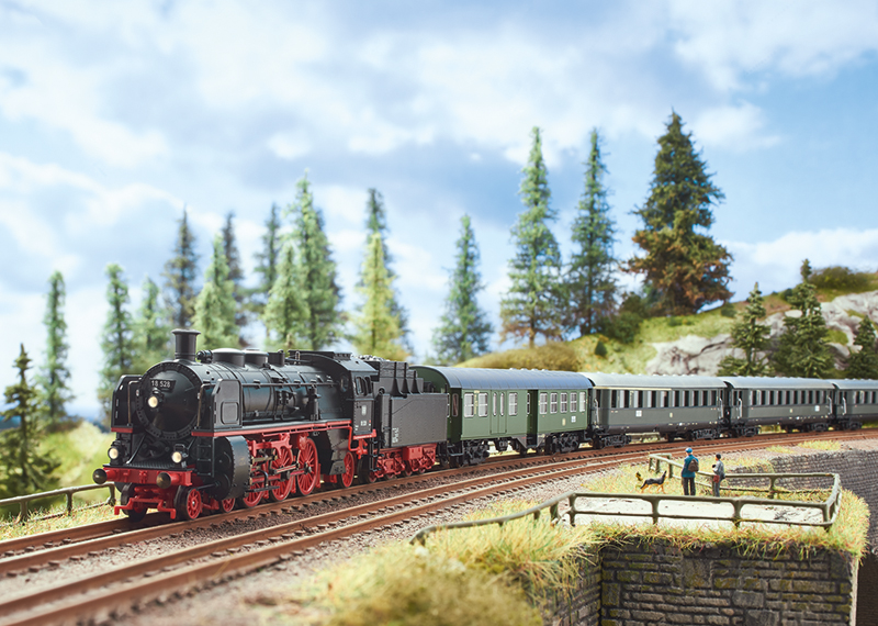 Class 18.4 Steam Locomotive | Trix Websites