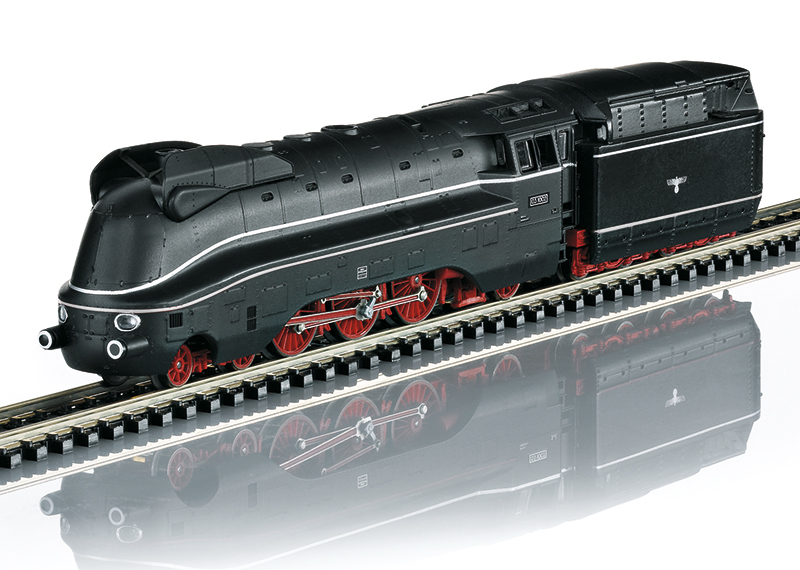 Class 03.10 Express Locomotive with a Tender | Trix Websites