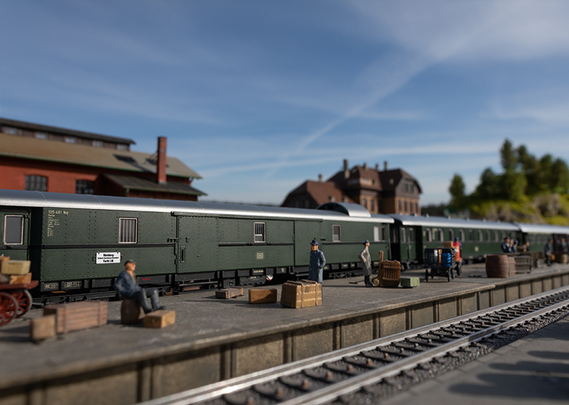 Märklin H0 41237 Eilzugwagen-Set – 4 Wagen In Flaschengrün, DB, Nürnberg-Sulzbach-Rosenberg