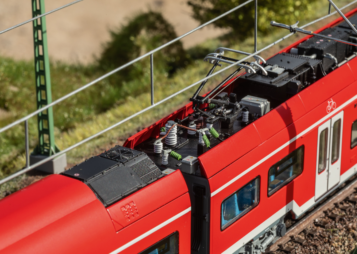 Siemens Desiro HC Electric Powered Train | Trix Websites