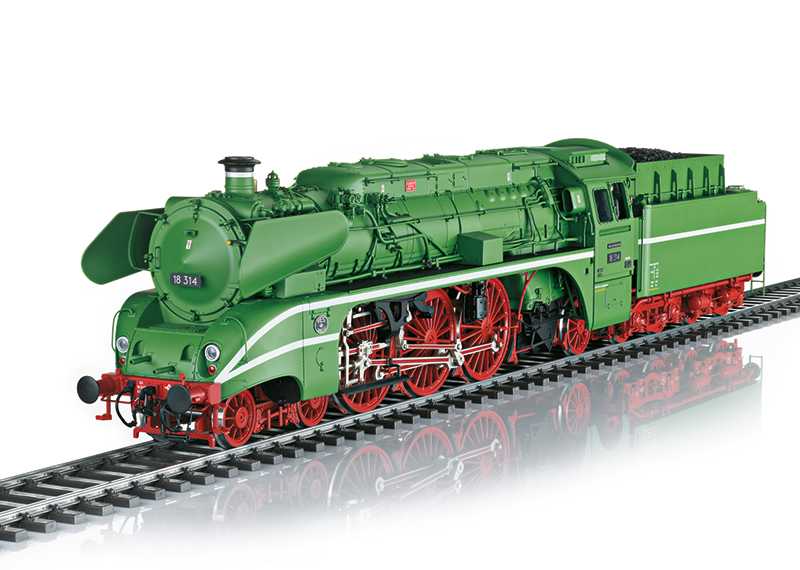 Class 18 Steam Locomotive | Maerklin US