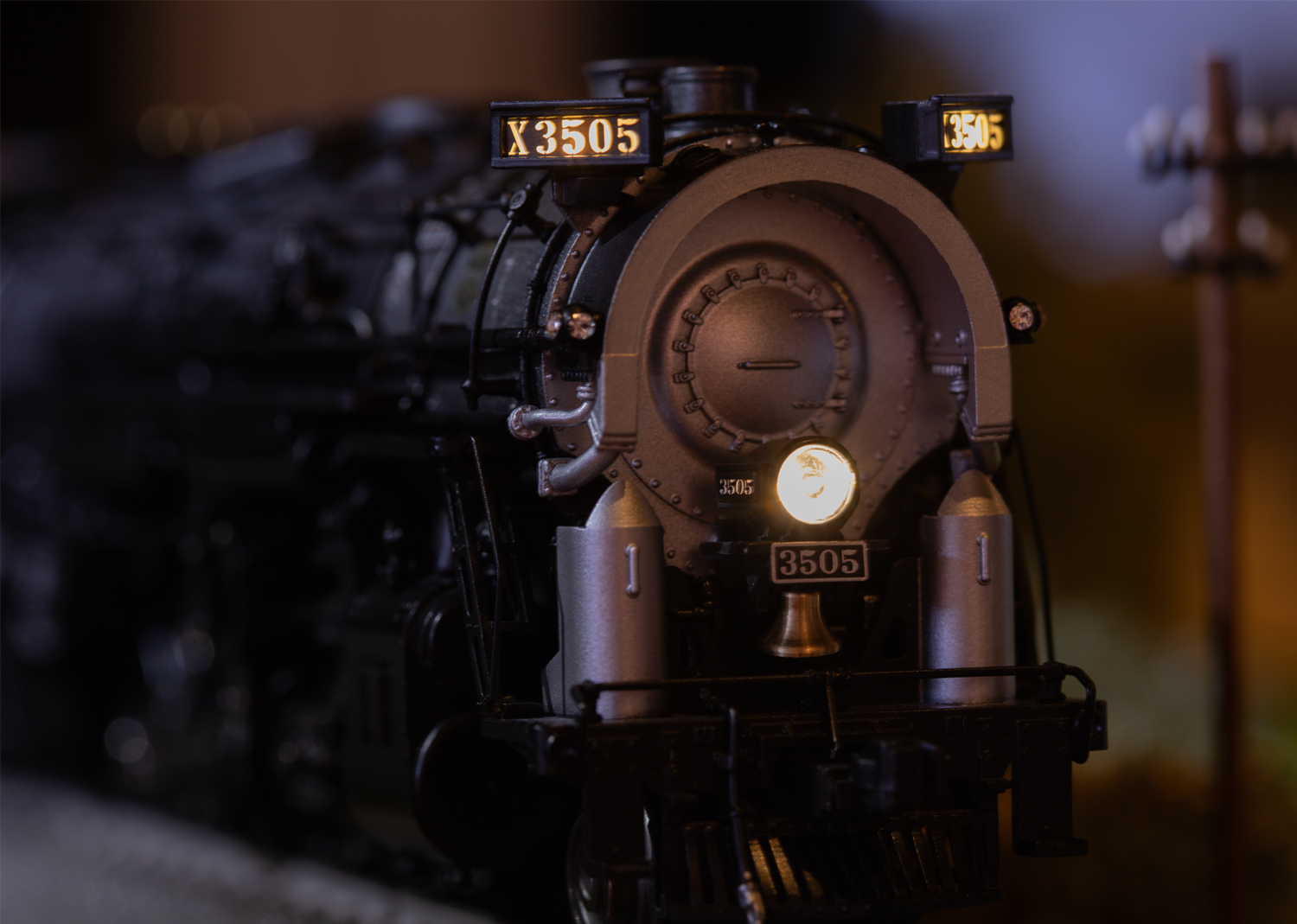 トリモページ Berkshire 2-8-4 Steam Locomotive | Trix Websites