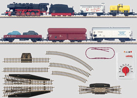 Startset 230 volt. Goederentrein met grote railconfiguratie en wandcontactdoosapparaat met passende traploze rijregelaar.