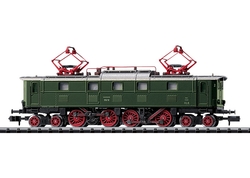 Heavy Steam Locomotive with a Tender. | Trix Websites